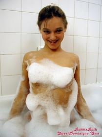 Sweet-dominique-bubble-bath-1