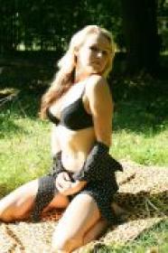 Nude Amateur Photos - German Teen Outdoor Posing