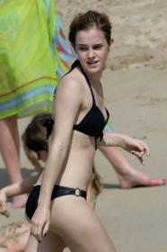 Sexy Emma Watson Bikini and other Erotic Pictures - Set 4