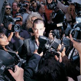 Robbie Williams - Life Thru A Lens 1997 [EAC - FLAC](oan)