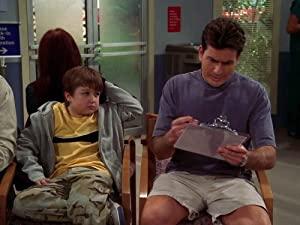 Two and a Half Men S01e17 - Ate the Hamburgers, Wearing the Hats