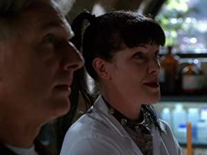 NCIS S06E05 Nine Lives 1080p AMZN WEB-DL DDP5.1 H.264-NTb[TGx]