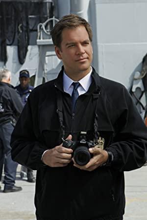 NCIS S09E05 Safe Harbor 1080p AMZN WEB-DL DDP5.1 H.264-NTb[TGx]