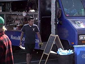 Mystery Diners S07E04 Dueling Food Trucks 720p HDTV x264-W4F