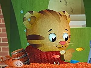 Daniel Tiger's Neighborhood S02E01 The Tiger Family Grows - Daniel Learns About Being a Big Brother