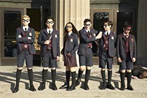 The Umbrella Academy S01E01 We Only See Each Other at Weddings and Funerals 720p 10bit WEBRip 2CH x265 HEVC-PSA