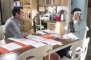 Modern Family S10E12 Blasts from the Past 720p WEBRip 2CH x265 HEVC-PSA